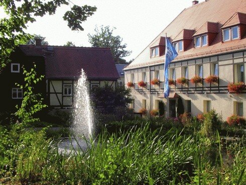 Bild 4 Kleiner Park am Hotel-Gasthof "Zum Erbgericht"