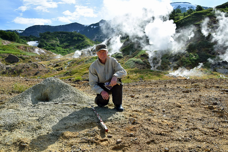 Bild 1 Dr. Horst Kämpf beleuchtet Vulkanausbrüche im Kontext mit der gegenwärtigen Klimadebatte.