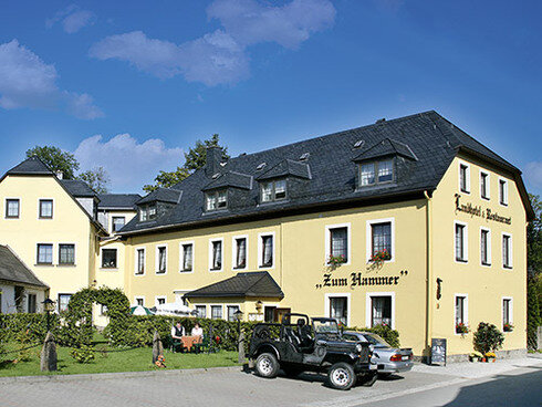 Bild 1 Landhotel "Zum Hammer" -  Hotelansicht, Parkplatz, Biergarten