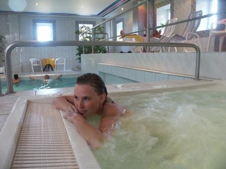 Bild 3 Das Schwimmbad hat für Hotelgäste täglich von 6-22 Uhr geöffnet