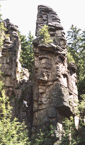Bild 3 Laden zum Klettern ein: die "Teufelssteine"