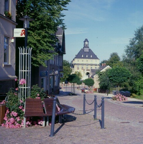 Bild 4 Obere Hauptstraße mit Rathaus