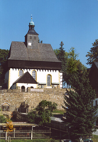 Bild 1 Wehrgangkirche Großrückerswalde