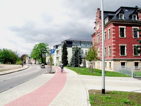 Bild 5 Hauptverkehrsader der Stadt Flöha - die Augustusburger Straße