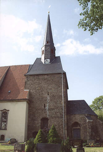 Bild 2 Kirche zu Neukirchen, wo nach Überlieferungen der enthauptete Kunz von Kauffungen die letzte Ruhestätte fand