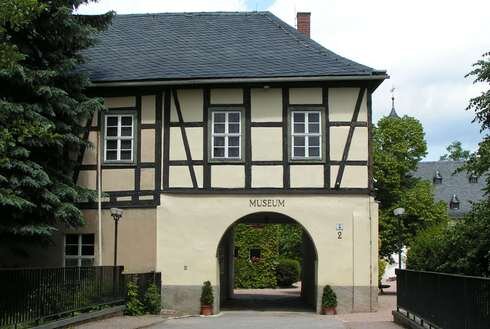 Bild 1 Eingang zum "Göltzsch"-Museum