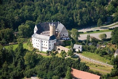 Bild 1 Luftaufnahme der Burg Scharfenstein