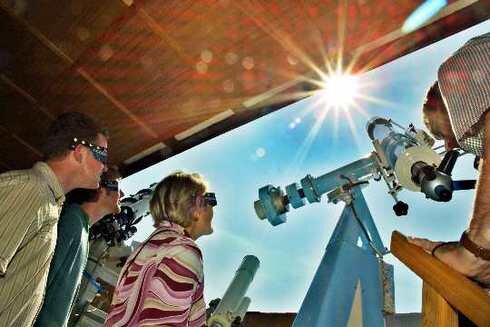 Bild 1 Ob eine partielle Sonnenfinsternis oder ein Blick in den Nachthimmel - die Sternwarte Drebach bietet viefältige Einblicke.
