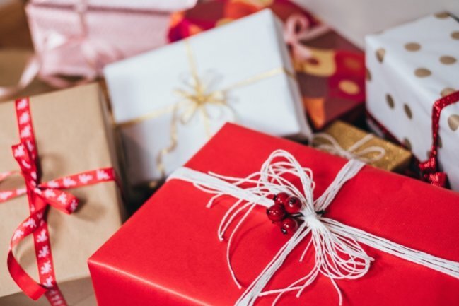 Advent, Advent, ein Papierhaufen brennt: Wie zeitgemäß ist Geschenkpapier?