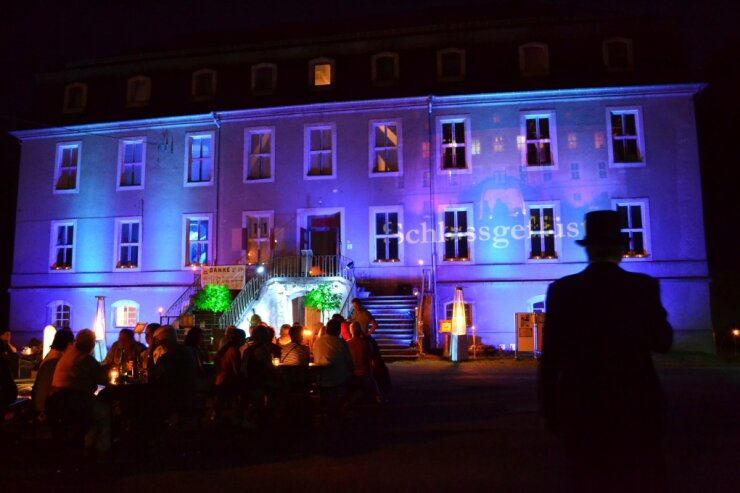Bild 1 Lichtspektakel und klassische Klänge verzaubern Sie vor historischer Kulisse auf Schloss Ringethal bei Mittweida.