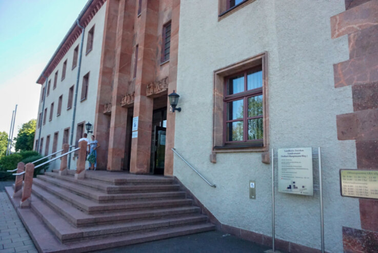 Bild 2 Ab sofort ist die Schau in den Räumen des Landratsamtes in Glauchau zu sehen.