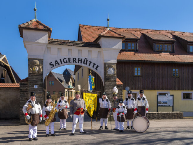Bild 2 Zum ersten Mal wird ein Sächsischer Bergmanns-, Hütten- und Knappentag in einer ausschließlich vom Hüttenwesen geprägten Stadt durchgeführt.