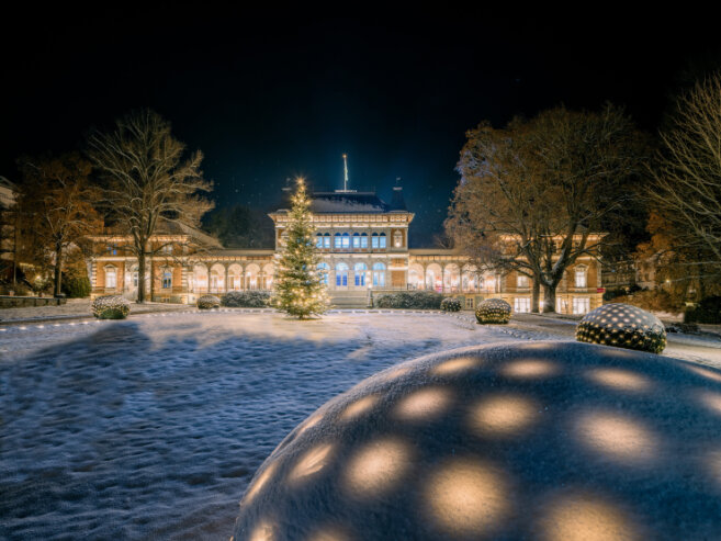 Bild 1 Im Rahmen dieses Winterkulturfestivals werden die Königlichen Anlagen Bad Elster auch wieder in einer strahlenden Lichterwelt inszeniert.