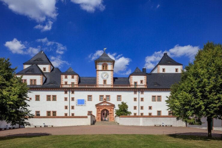 Bild 4 Vor 450 Jahren erbaute August von Sachsen das repräsentative Jagdschloss Augustusburg.