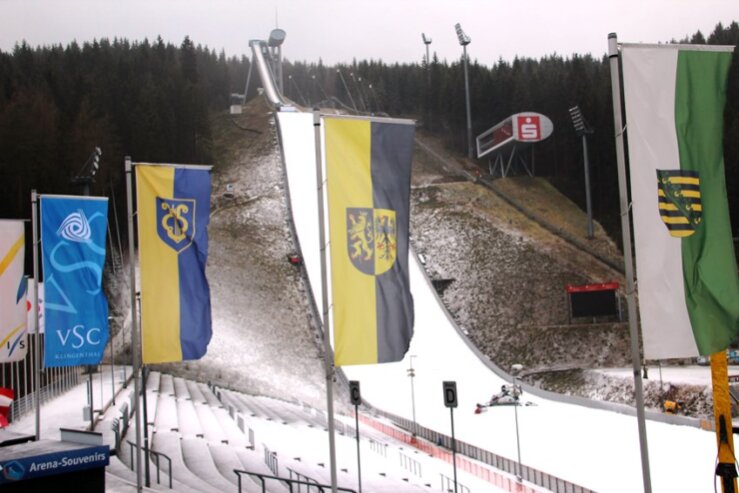 Bild 1 Gute Nachricht für die Wintersportfans im Vogtland: Klingenthal wird den FIS Weltcup der Nordisch Kombinierten am Wochenende ausrichten.