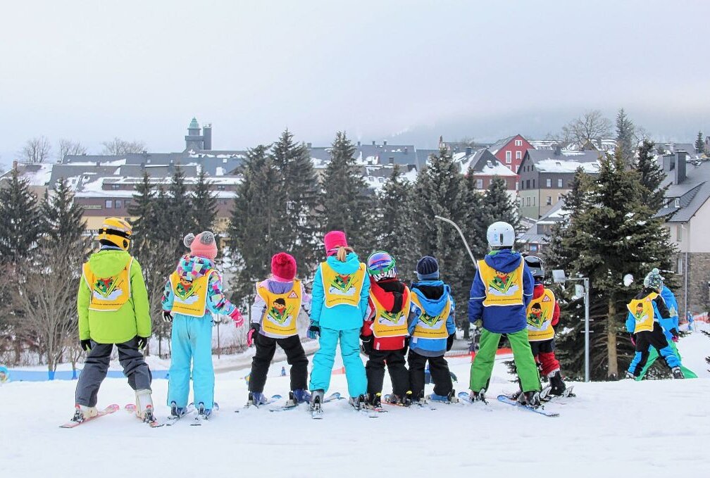 Skischule am Fichtelberg öffnet ab Samstag