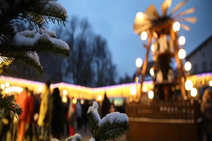 Leuchtendes Adventsfest in den Königlichen Anlagen Bad Elster