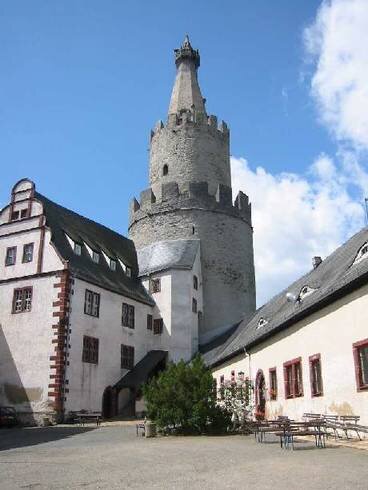 Bild 1 Burgturm der Osterburg.