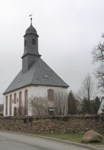 Bild 1 Die Kirche in Hermsdorf steht unter Denkmalsschutz.