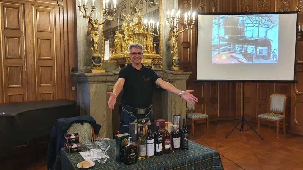 Schloss Waldenburg startet mit Whiskyverkostung in die Saison