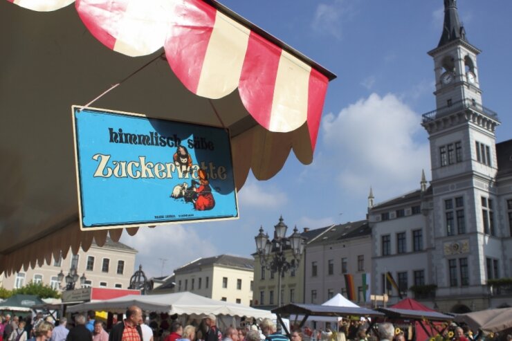 Bild 1 Das Programm zum Bürgerfest verspricht eine zünftige Gaudi rund um den Marktplatz von Oelsnitz/V.