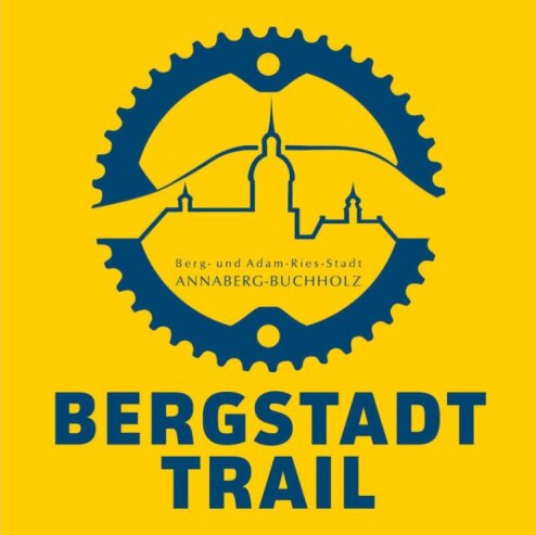 Bild 3 Ausgeschildert ist der Bergstadt-Trail mit Aufklebern und Aluminiumplättchen, die das Logo zeigen.