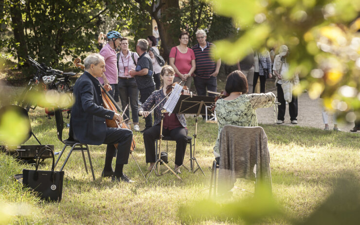 Bild 2 Am Sonntag, dem 19. September, ist es wieder soweit. Nach der gelungenen Veranstaltung und der positiven Resonanz im vergangen Jahr, lädt der Musikalische Spaziergang erneut zu einem besonderen Nachmittag in den Plauener Stadtpark ein.