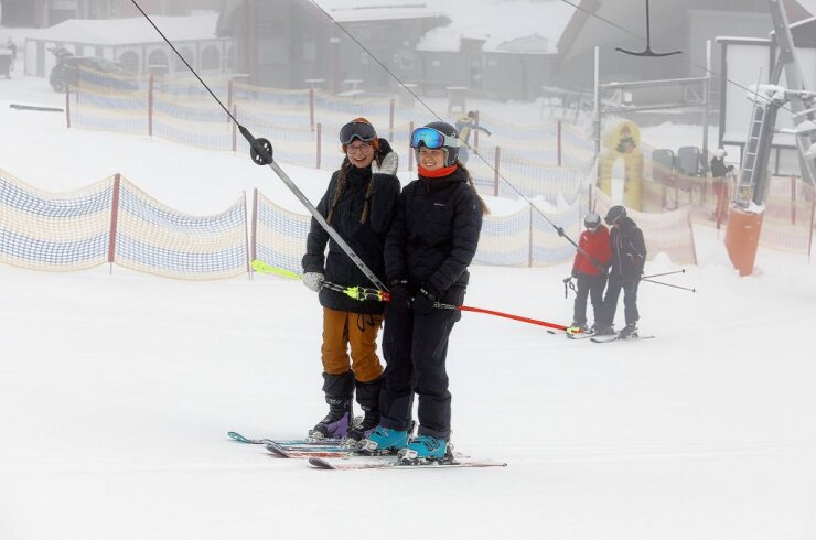 Bild 3 Das Skigebiet im Kurort Oberwiesenthal hat wieder geöffnet. Foto: Thomas Fritzsch/PhotoERZ