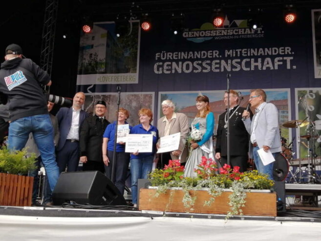 Bild 1 Die diesjährigen und ersten Preisträger des Förderpreises Montanregion Erzgebirge/Krušnohorí zur Verleihung zum Bergstadtsommer.