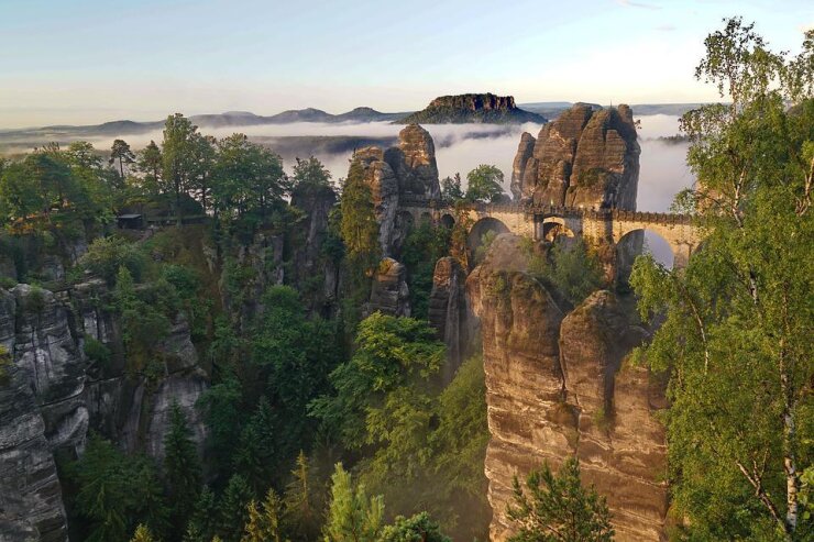 Bild 1 Der Malerweg gehört zu den zehn schönsten Wanderwegen Deutschlands.