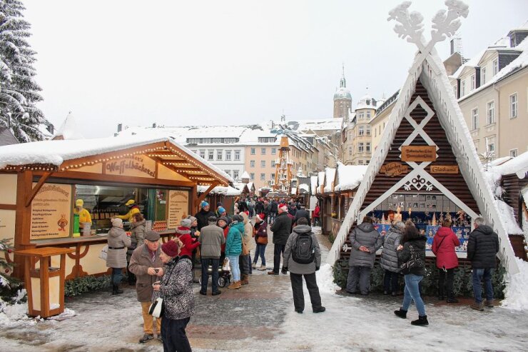 Bild 3 Der Annaberger Weihnachtsmarkt soll in jedem Fall stattfinden. Die Frage lautet aktuell "Wie?". Foto: Ilka Ruck/Archiv