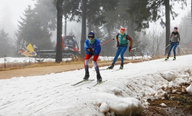Bild 14 Der Trainings-Saisonstart der Skilangläufer und Biathleten des Oberwiesenthaler Stützpunktes ist vollzogen. Foto: Thomas Fritzsch/PhotoERZ